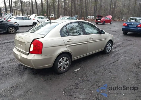 2006 Hyundai Accent Gls z USA, uszkodzony, nr VIN KMHCN46C76U016278